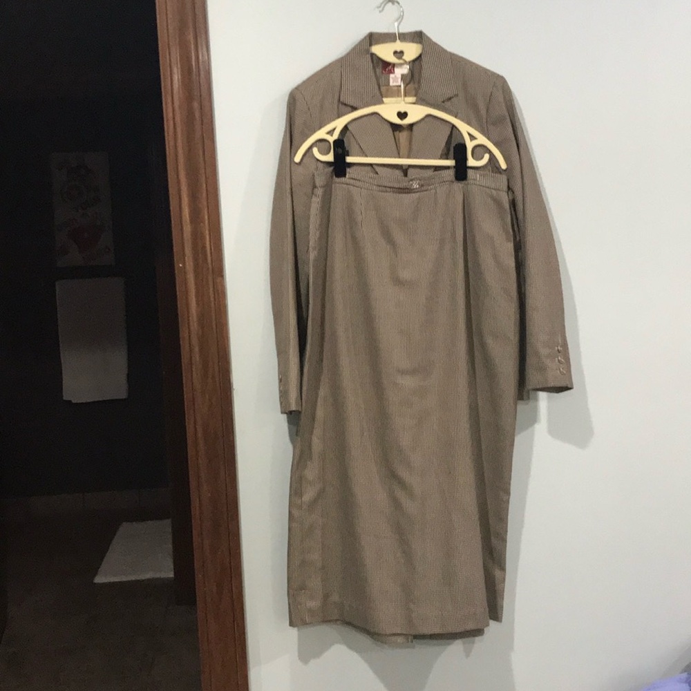 JM Collection Beige Blazer and Skirt Ensemble